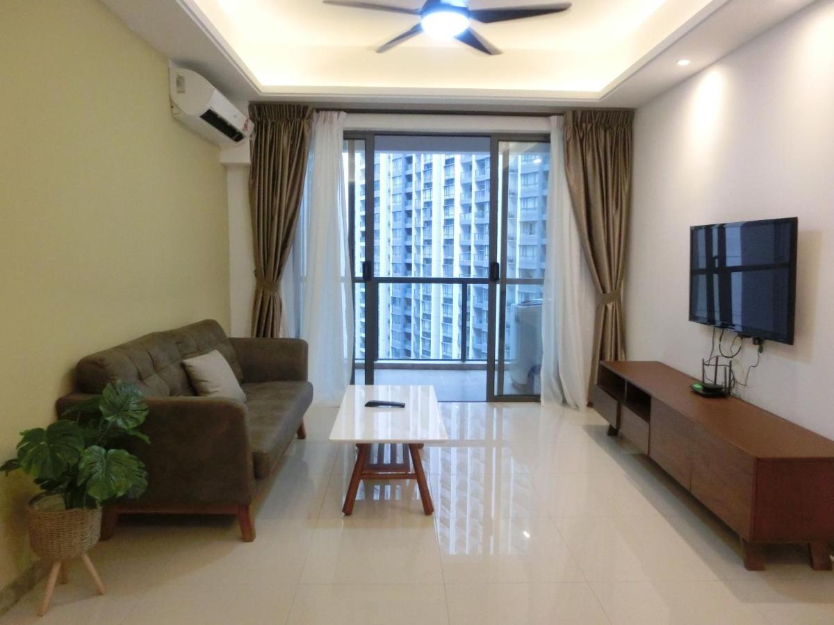 Harzaf Homestay At R&f Princess Cove